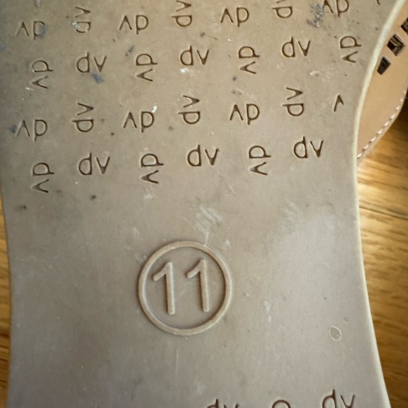 DV size 11 tan and gold flats. Worn once.  Great condition - Picture 2 of 6